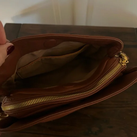 Hobo Starr Convertible Crossbody Bag in Warm Honey - Picture 4 of 5